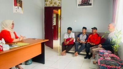 Lurah Novi Dariyah, SE bersama Kepala Lk IV dan Ketua Rt 06,07 & 08 Kelurahan Indralaya Mulya Kecamatan Indralaya OI