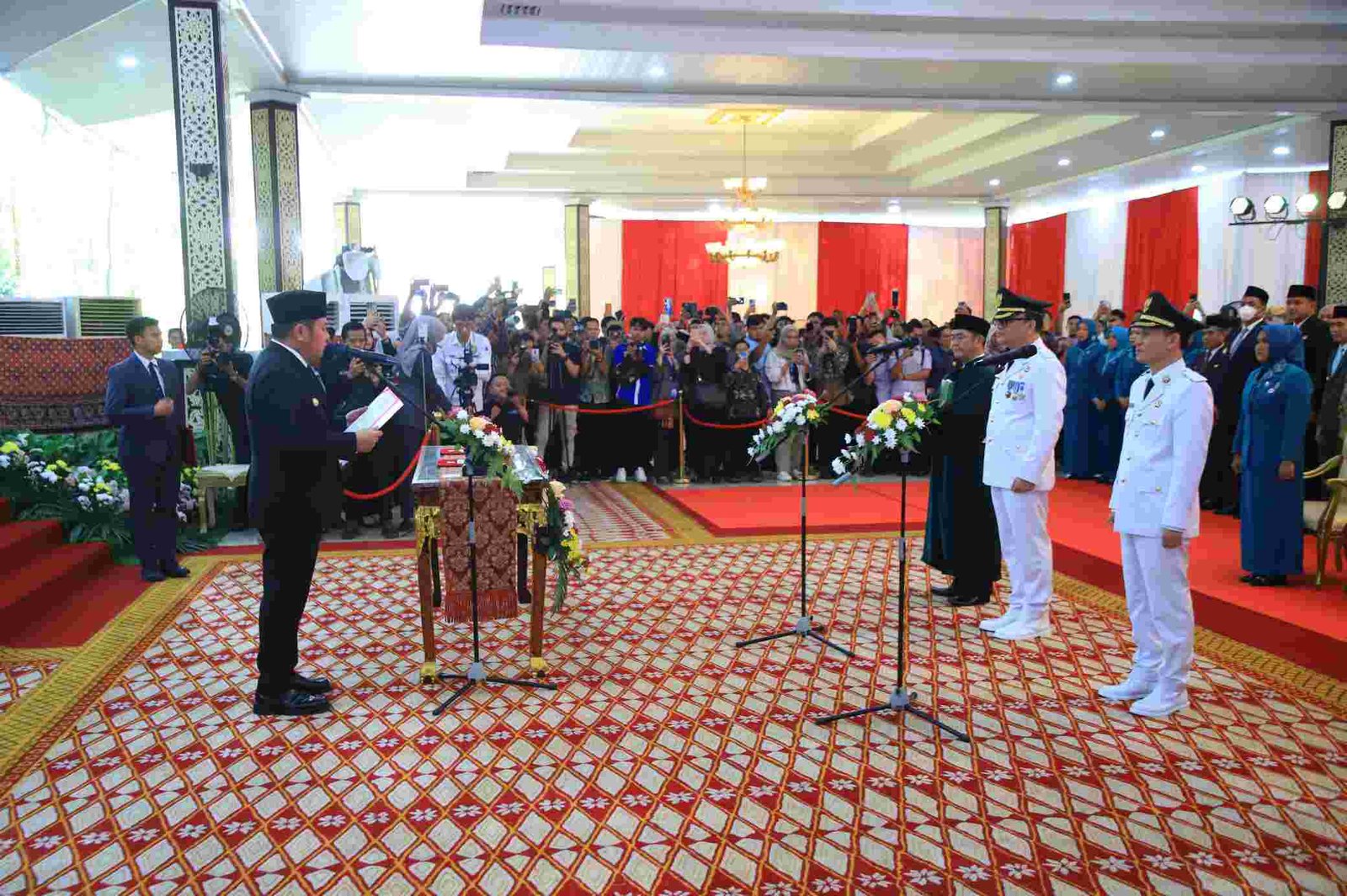 Gubernur Sumatera Selatan (Sumsel) H. Herman Deru secara resmi melantik Joncik Muhammad sebagai Bupati dan Arifai sebagai Wakil Bupati Kabupaten Empat Lawang