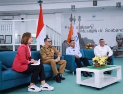 Warga Jember Apresiasi Pemutaran Film Dokumenter Letkol. Sroedji dan dr. Soebandi di Videotron Alun-alun