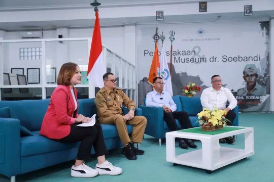 Warga Jember Apresiasi Pemutaran Film Dokumenter Letkol. Sroedji dan dr. Soebandi di Videotron Alun-alun