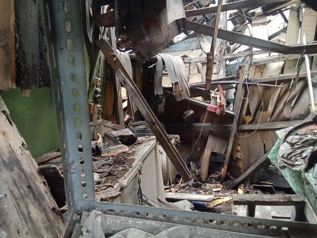 Kondisi rumah suminah warga kemang agung yang roboh