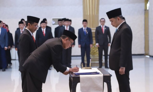 Bupati Jember Muhammad Fawait melantik kepala OPD baru pada Kamis (19/6/2025) (Dok Diskominfo Jember)
