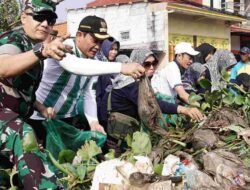 Bupati Subandi Turun ke Sungai Pelayaran, Ajak Warga Jihad Rawat Sungai