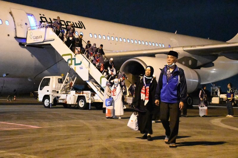 368 Jemaah Haji Kloter 10 Palembang Kembali Ke Tanah Air
