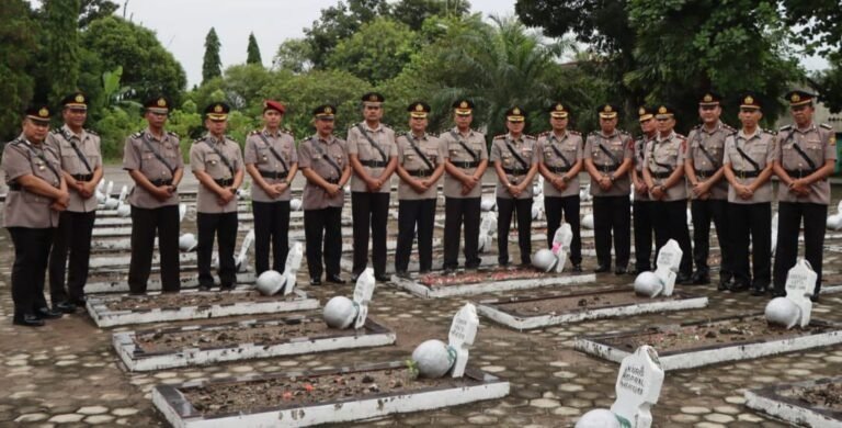Polisi Presesi Untuk Negeri Momen HUT Bhayangkara ke 79 Tahun