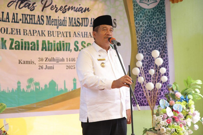 Bupati Asahan Taufik Zainal Abidin Siregar meresmikan perubahan status Musholla Al-Ikhlas menjadi Masjid Al-Ikhlas