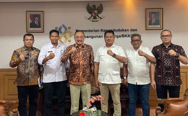 Wakil Bupati Asahan, Rianto melakukan kunjungan kerja ke Jakarta dengan agenda strategis membahas isu ketahanan keluarga, kesehatan, dan penguatan ekonomi lokal melalui program MBG