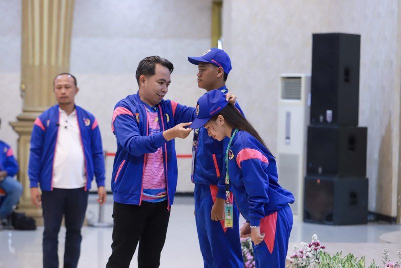 Bupati Jember Gus Fawait melepas atlet untuk bertanding ke Porprov Jatim 2025 (Dok Diskominfo)