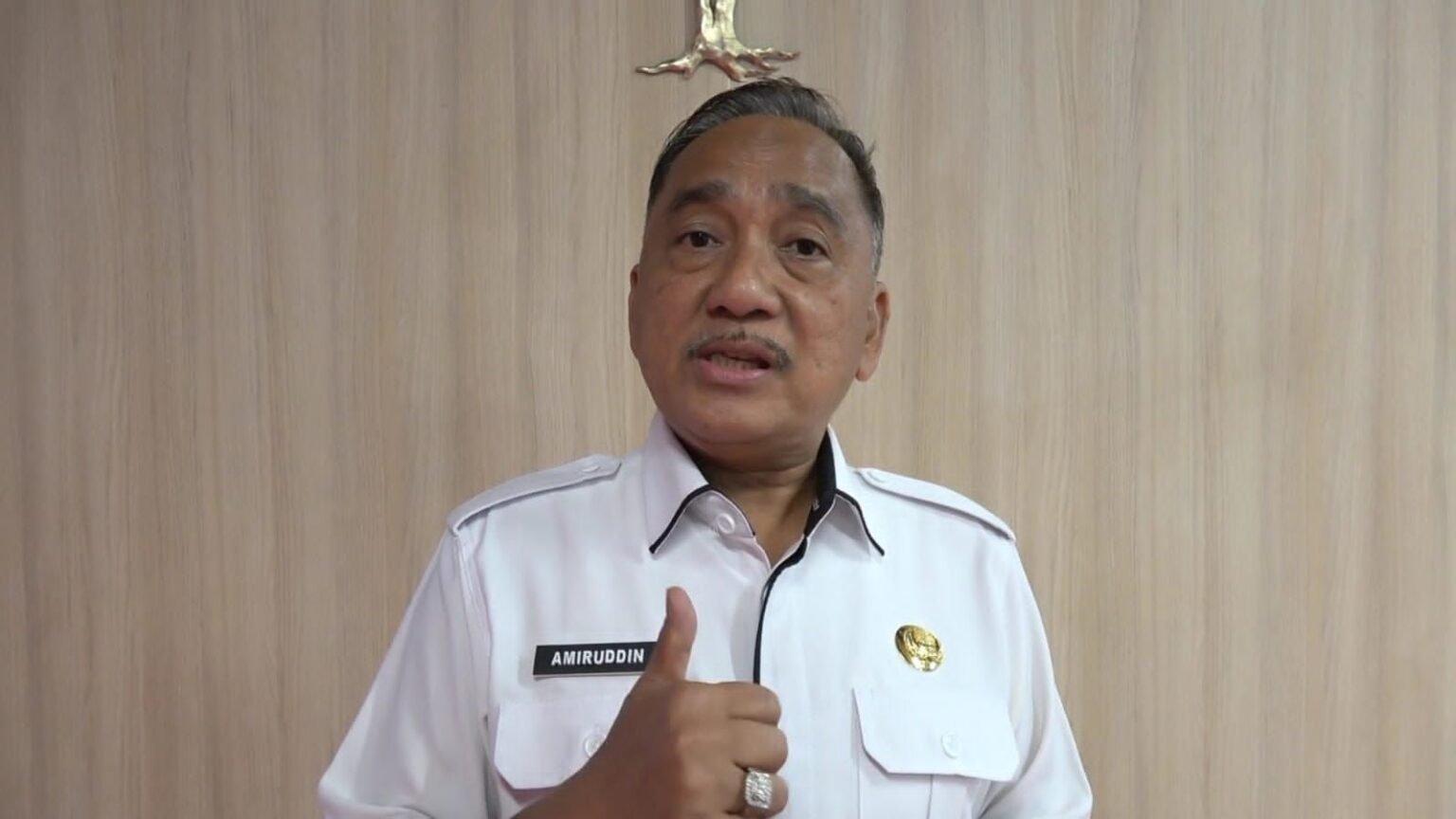 Kepala Dinas Koperasi dan UMKM Sumsel, Amiruddin saat diwawancarai di ruang kerjanya, Kamis (10/7/2025)