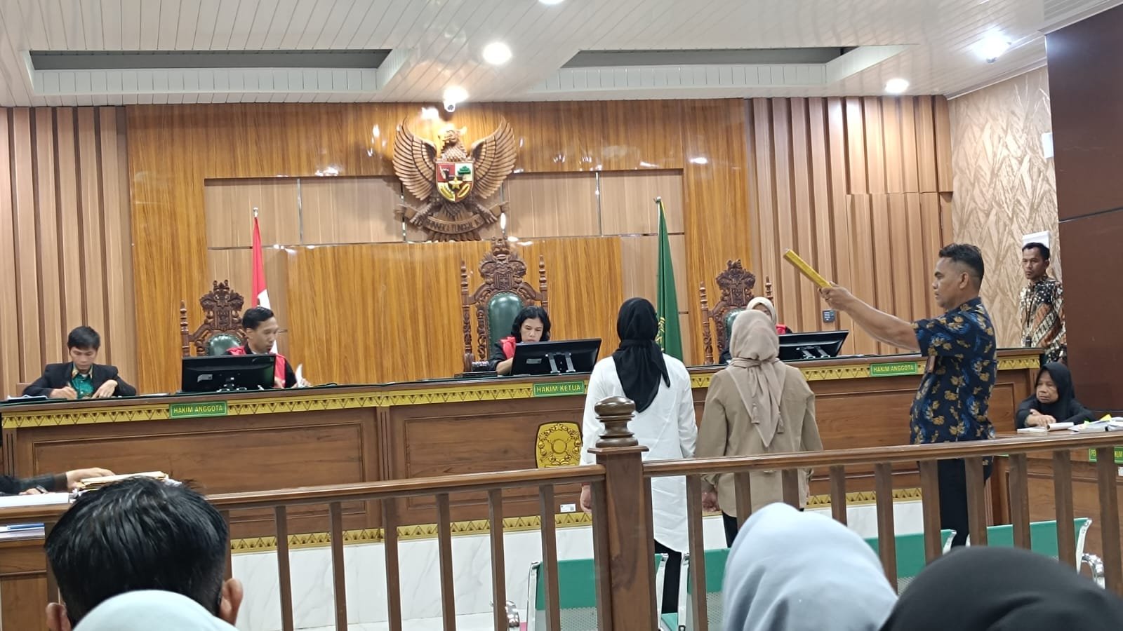 Sidang lanjutan perkara dugaan pemalsuan surat duplikat akta nikah dengan terdakwa Ernaini binti Syaroni alias Syakroni kembali digelar di Pengadilan Negeri Pangkalan Balai