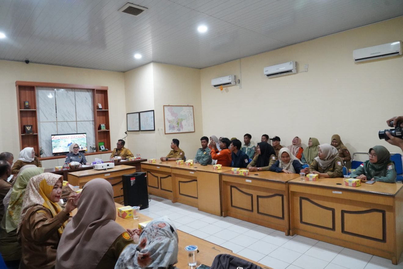 Wakil Bupati Banyuasin Netta Indian bersama Kepala Dinas Perikanan Septifitri, Kepala Dinas Pertanian Tanaman Pangan Holtikultura (DPTH) Kabupaten Banyuasin Sarip menerima Kunjungan Kerja Anggota DPD RI Dapil Sumsel Eva Susanti