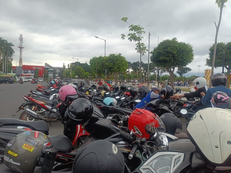 Bupati Jember menetap parkir gratis di jalan yang masuk wilayah Jember