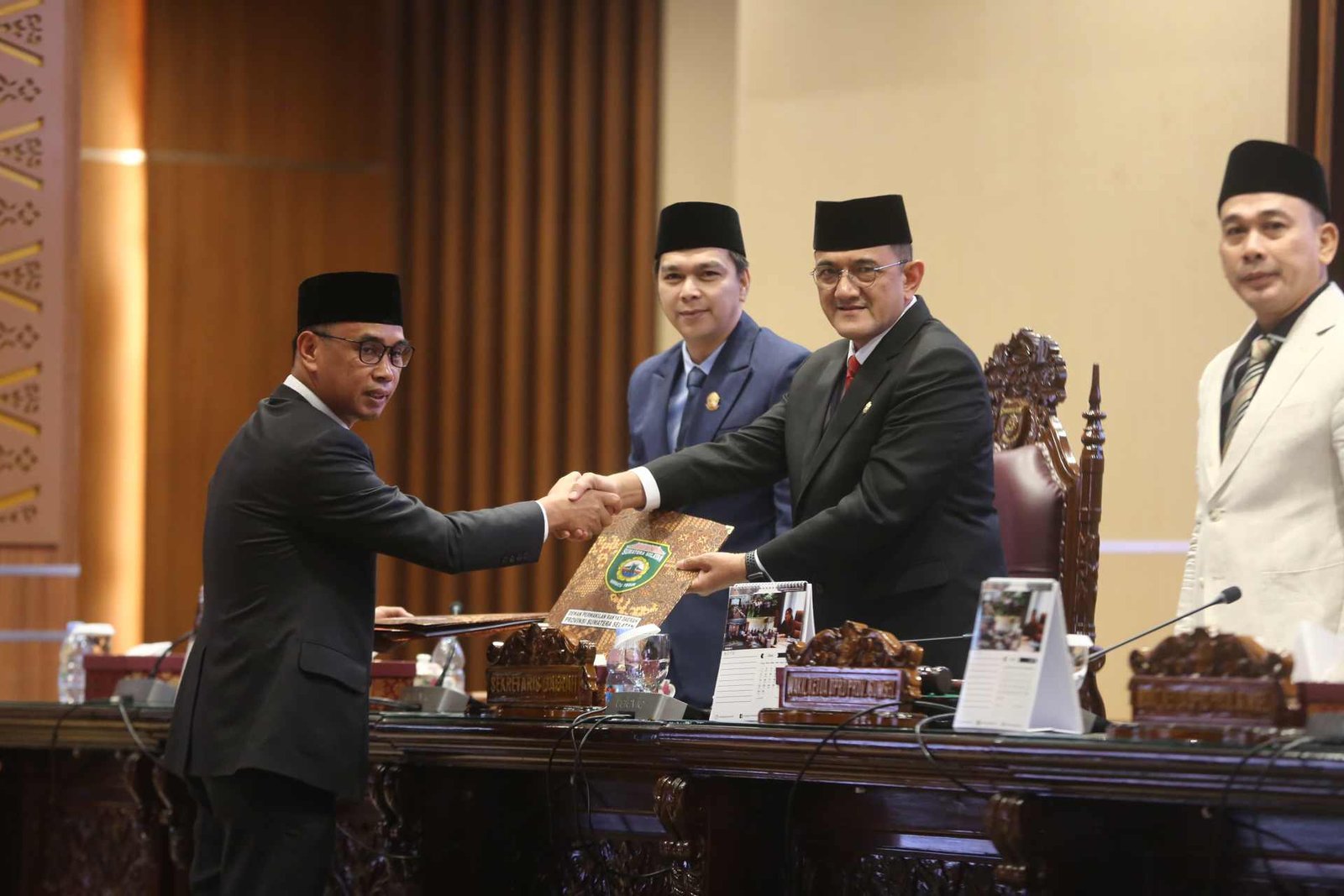 Sekretaris Daerah Provinsi Sumatera Selatan (Sumsel), Drs. H. Edward Candra menghadiri Rapat Paripurna XVII DPRD Sumsel pada Jumat (11/7/2025)