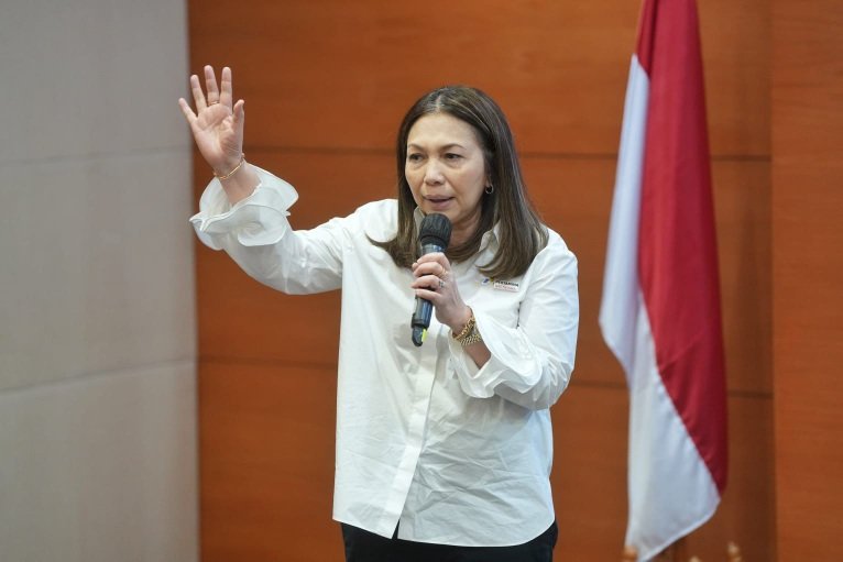 Ratih Esti Prihatini, Direktur Komersial PGN,