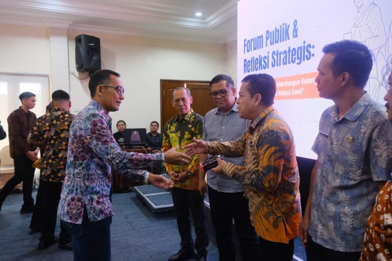 Bupati Musi Banyuasin H M Toha melalui Staf Ahli Bupati Bidang Pembangunan H Tabrani Rizki membuka secara resmi kegiatan Forum Publik & Refleksi Strategis