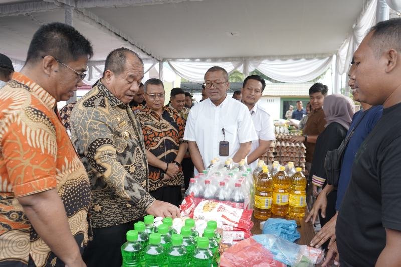 Kejaksaan Negeri Asahan menyelenggarakan kegiatan Pasar Murah yang dilaksanakan di halaman Kantor Kejaksaan Negeri Asahan, Jumat (25/07/2025).
