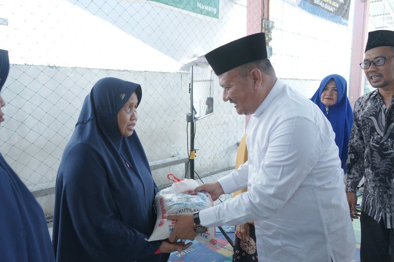 Wakil Bupati Asahan Rianto menghadiri pengajian akbar di Kelurahan Bunut Barat