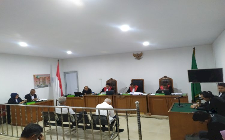 Majelis Hakim Pengadilan Tindak Pidana Korupsi (Tipikor) Palembang menjatuhkan vonis terhadap tiga terdakwa dalam perkara korupsi penjualan aset milik Yayasan Batang Hari Sembilan