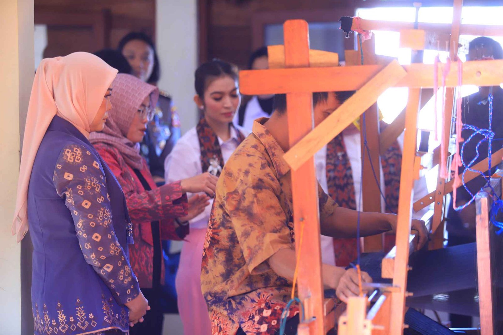 Ketua Umum Dewan Kerajinan Nasional (Dekranas) Selvi Gibran dalam rangkaian kunjungan kerjanya ke Palembang, Sabtu (2/8/2025).