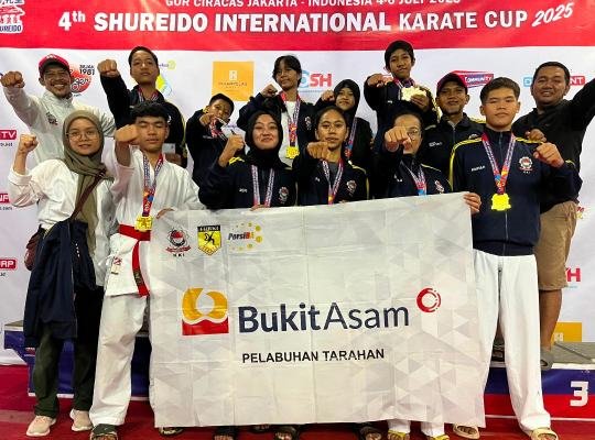 Tim Karate Binaan Bukit Asam Raih 13 Medali di Kejuaraan Internasional