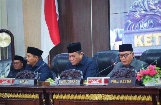 Bupati Musi Banyuasin H M Toha dalam Rapat Paripurna Masa Persidangan III Rapat ke-13 di Ruang Rapat Paripurna DPRD Muba, Rabu (6/8/2025).