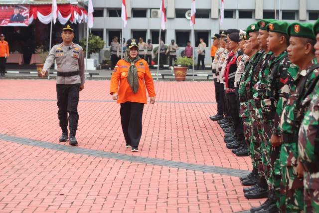 Apel Kesiapsiagaan Personil dan Peralatan Karhutlah di halaman Kantor Bupati Muara Enim, Kamis (7/8/2025).