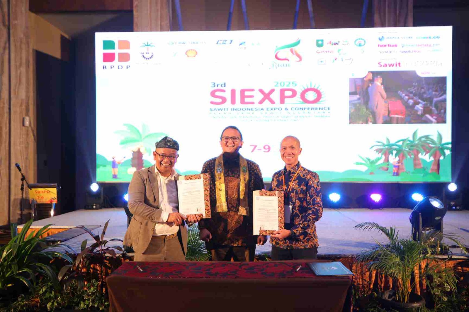 Universitas Sumatera Selatan (USS) melakukan kerjasama dengan Asosiasi Petani Kelapa Sawit Indonesia