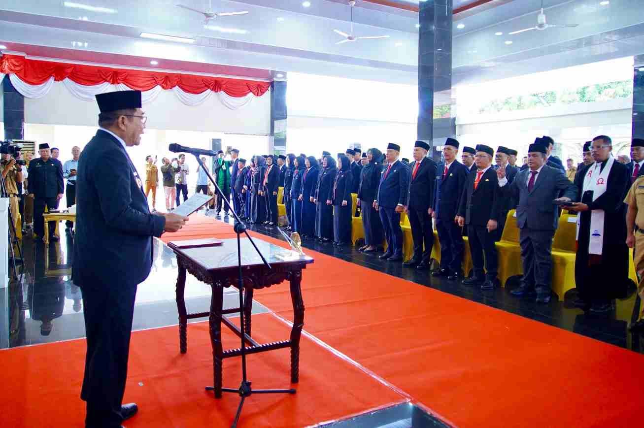 Bupati Musi Banyuasin (Muba) H M Toha SH melantik dan mengambil sumpah sejumlah Pejabat Pimpinan Tinggi Pratama serta Pejabat Fungsional