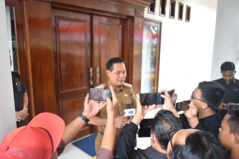 Bupati Muara Enim H. Edison