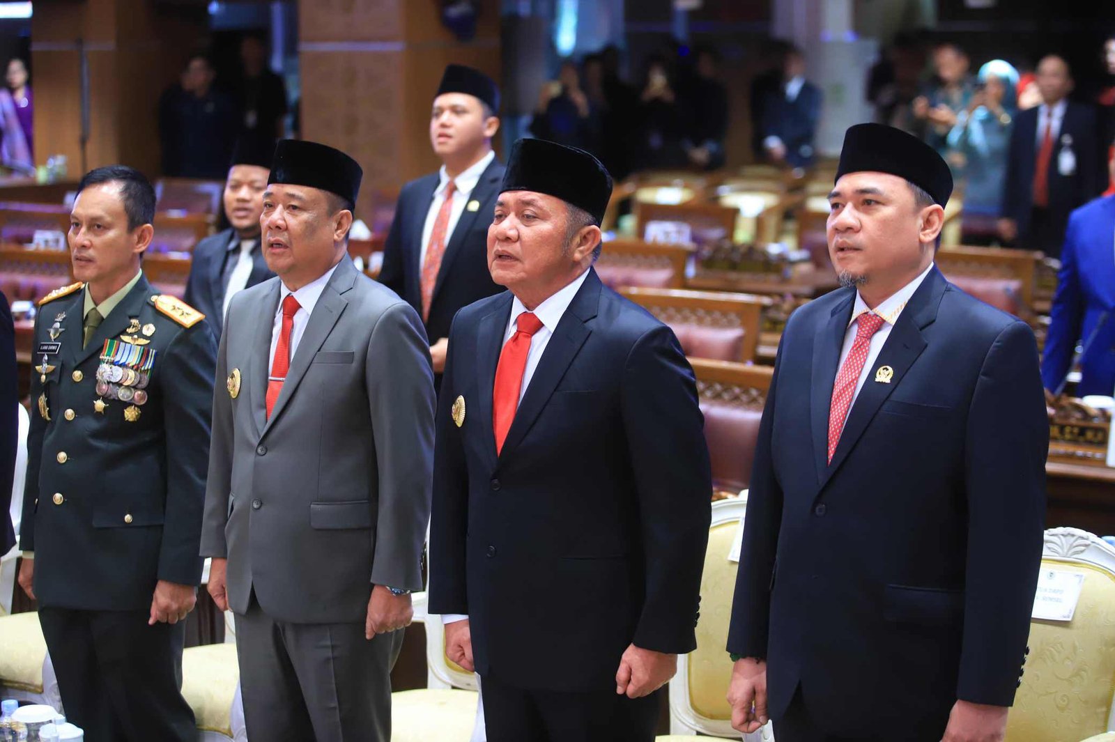Gubernur Sumatera Selatan (Sumsel) Herman Deru bersama Wakil Gubernur Cik Ujang mengikuti dengan khidmat Pidato Kenegaraan Presiden Republik Indonesia Prabowo Subianto