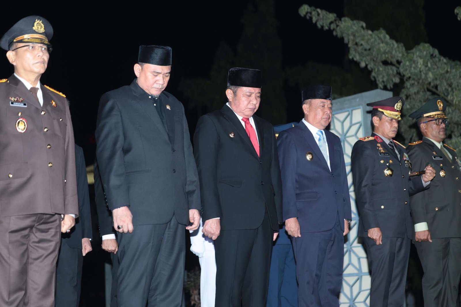 Suasana Taman Makam Pahlawan Ksatria Ksetra Siguntang Palembang pada Sabtu (16/8/2025) malam