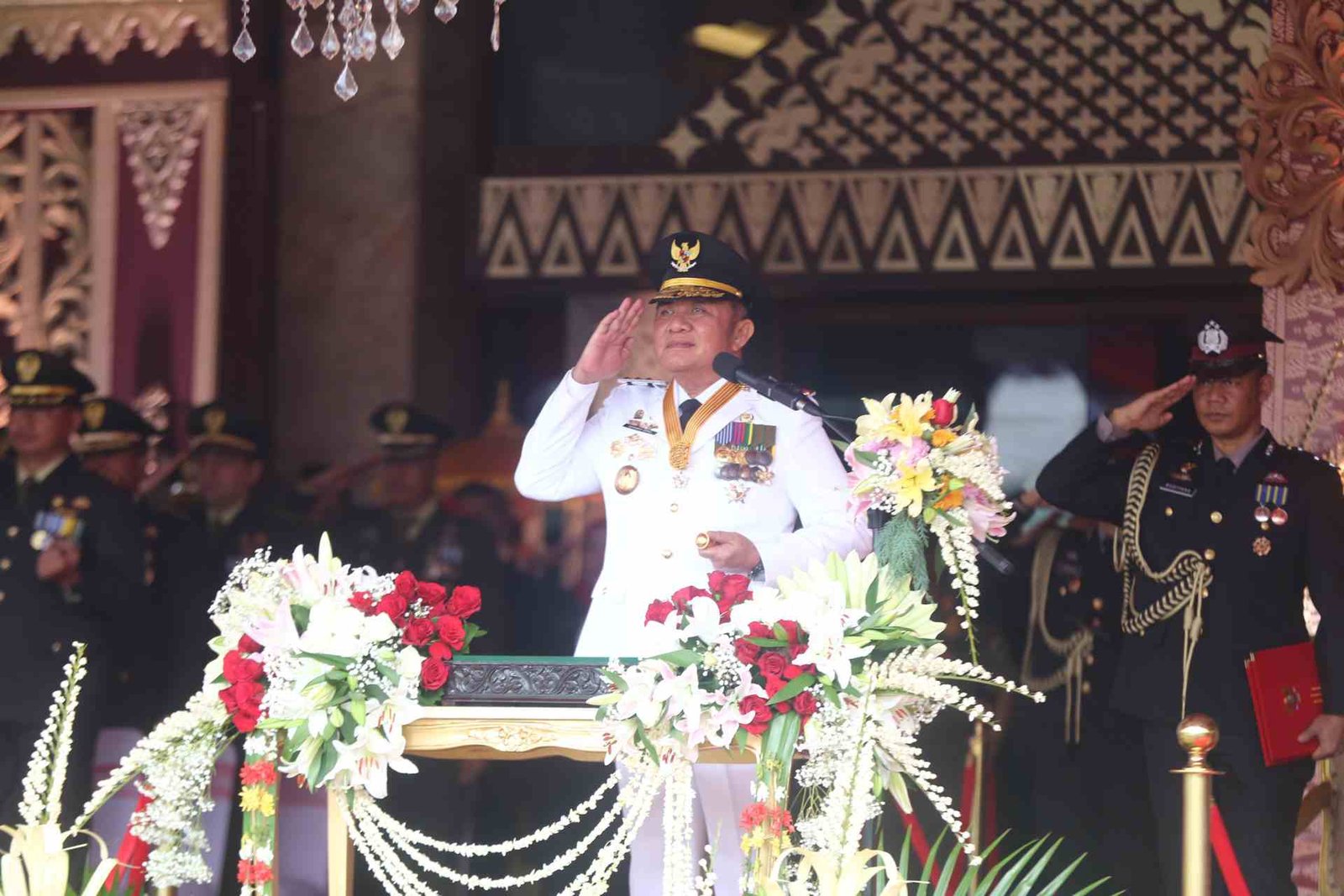 Gubernur Sumsel, Herman Deru memimpin upacara sebagai Inspektur Upacara dengan penuh khidmat.