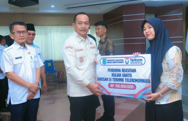 Pemkab Muba Lepas Puluhan Mahasiswa Yang Terima Beasiswa Berkuliah di Telkom