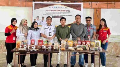 Alfamart bersama Dinas Koperasi dan UMKM Kabupaten PALI memberikan pelatih manajemen ritel bagi Usaha Mikro Kecil dan Menengah