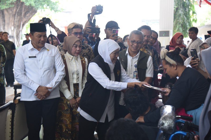 Ribuan masyarakat Sidoarjo kembali mendapat suntikan bantuan sosial (bansos) dari Pemerintah Provinsi (Pemprov) Jawa Timur