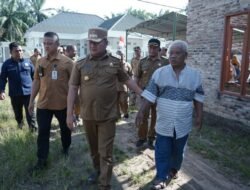 Pemkab Asahan Salurkan Bantuan Kemensos untuk Keluarga Terdampak Angin Kencang
