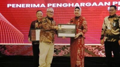 Kepala Dinas PPPA Sumsel Terima Penghargaan dari Mahkamah Agung RI