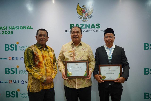 Bupati Asahan, Taufik Zainal Abidin selaku Pembina BAZNAS Kabupaten Asahan, dianugerahi penghargaan pada Kategori Kepala Daerah Pendukung Gerakan Zakat Indonesia.