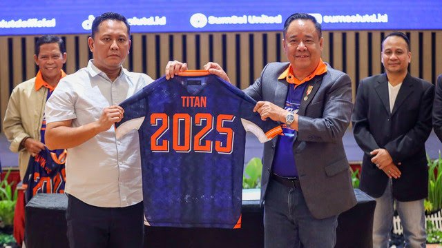 dilaunching bersama sejumlah pemain jelang bergulirnya liga 2 Indonesia, Minggu (7/9)