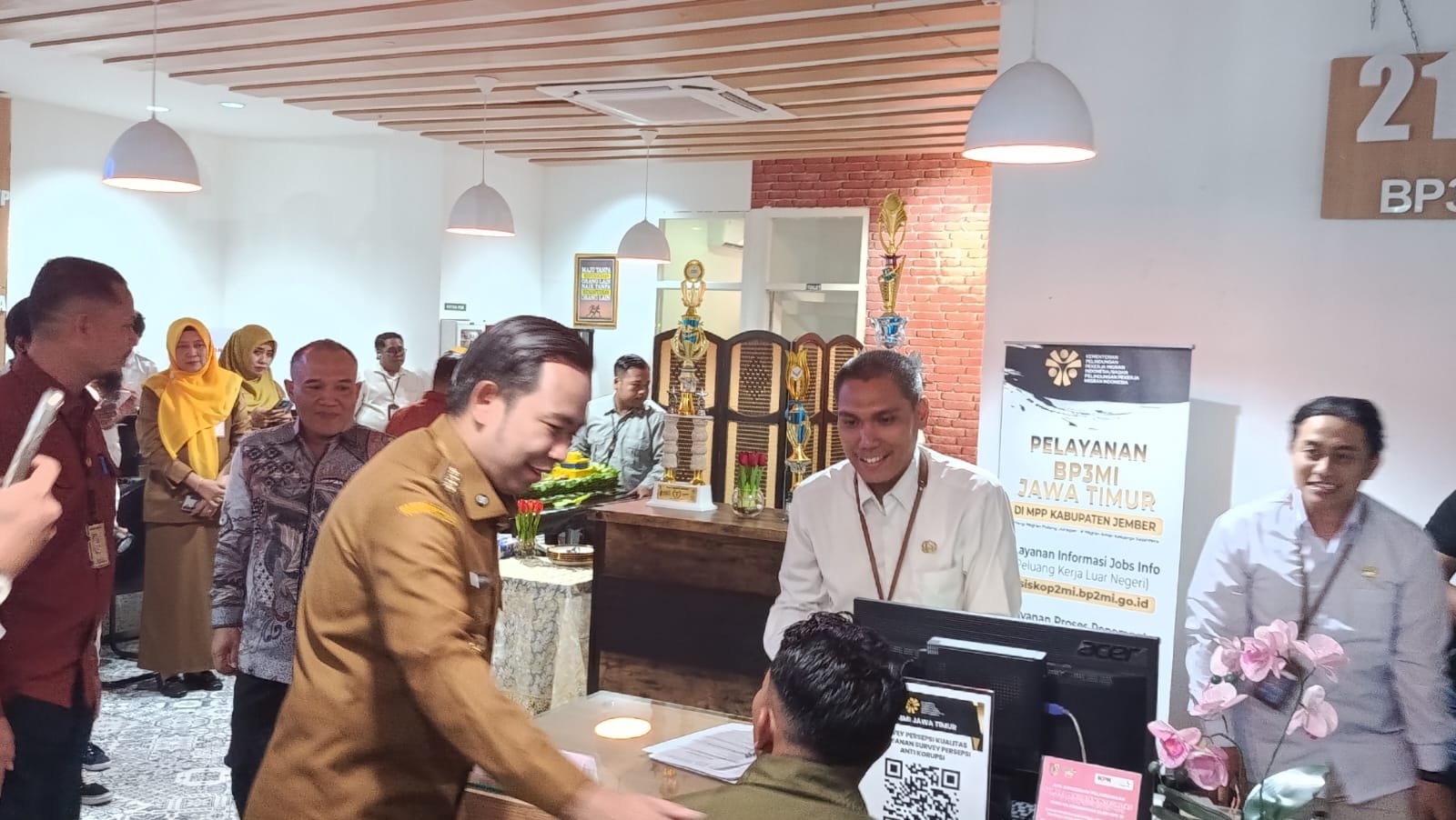 Bupati Jember Gus Fawait Permudah Layanan Administrasi Tanpa ke Luar Kota