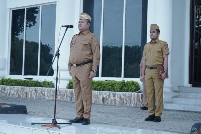 Wakil Bupati Asahan, Rianto memimpin apel gabungan