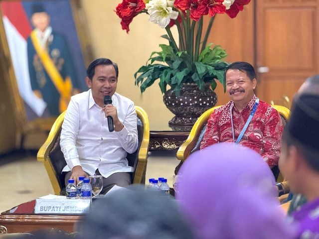 Bupati Jember saat menerima Audiensi Akselerasi Imunisasi Rutin dan Imunisasi Kejar UNICEF yang digelar di pendopo pada Selasa (2/9/2025).