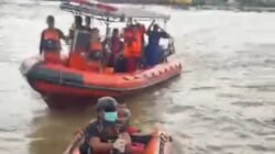 Pencarian terhadap dua bocah yang hilang terseret arus deras di Sungai Ogan