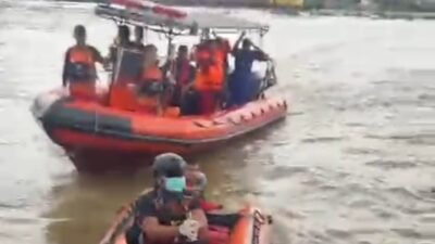Pencarian terhadap dua bocah yang hilang terseret arus deras di Sungai Ogan