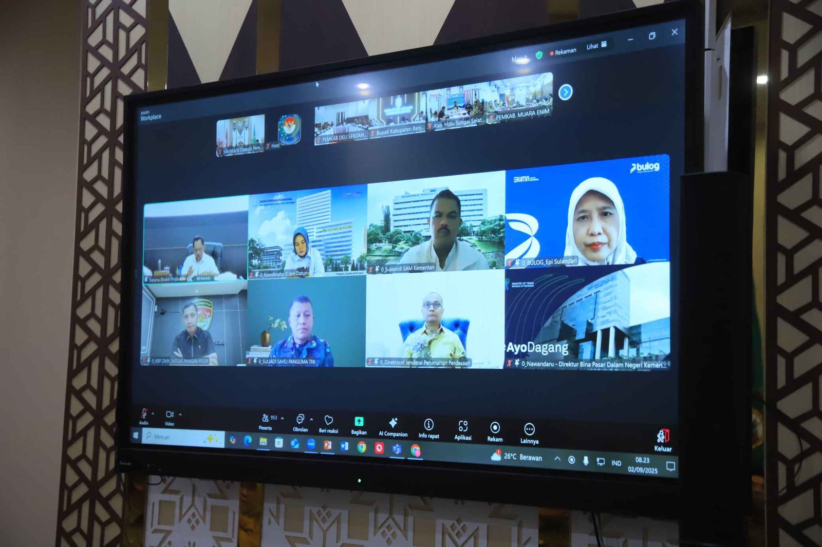 Rapat Pengendalian Inflasi dan Evaluasi Dukungan Pemda dalam Program 3 Juta Rumah yang diselenggarakan Kementerian Dalam Negeri (Kemendagri) secara virtual di Command Center Pemprov Sumsel, Selasa (2/9/2025)