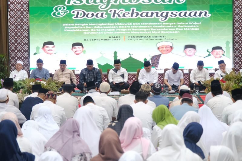 Masyarakat Kabupaten Musi Banyuasin (Muba) berkumpul dalam kegiatan Dzikir dan Doa Bersama