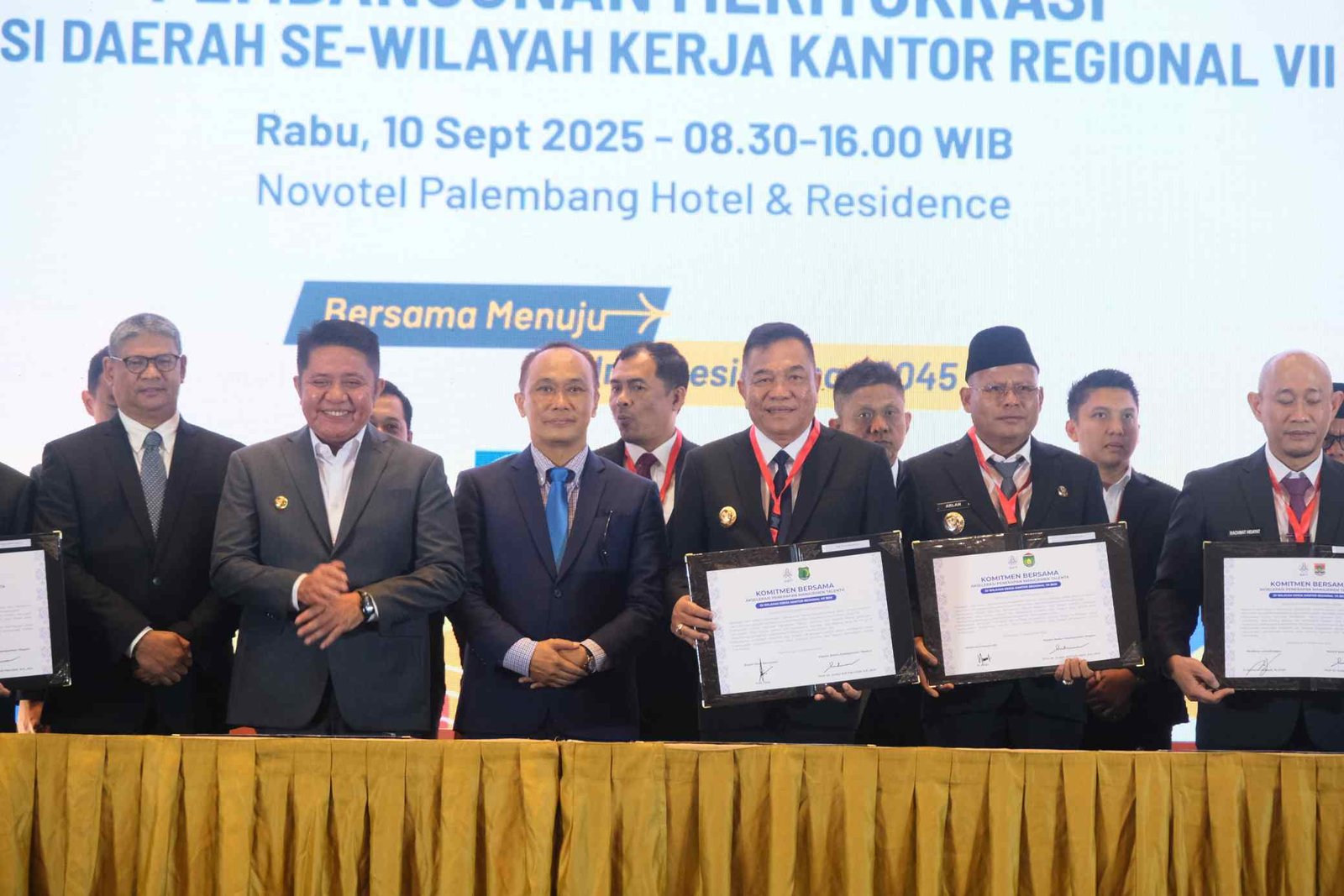 Bupati H M Toha Tohet Lakukan Penandatangan Komitmen Bersama Tentang Pembangunan Meritokrasi