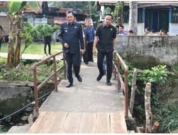 2 Jembatan Penyeberangan Kali Sungai Aur Kelurahan Pasar III Segera Diperbaiki