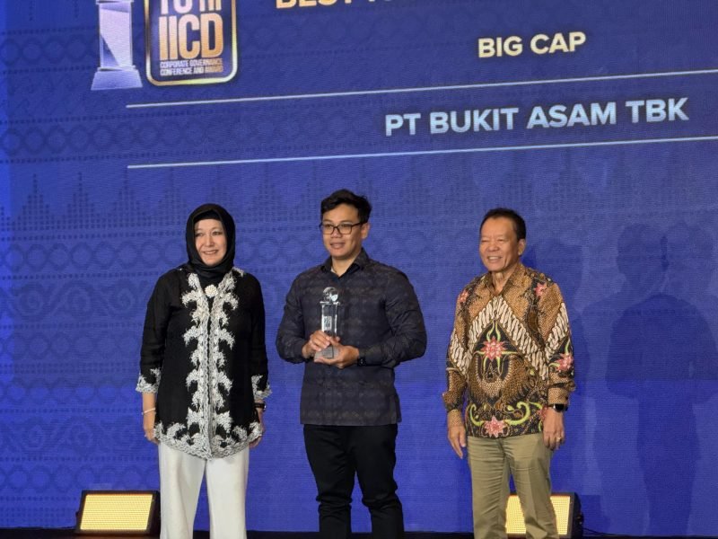 PT Bukit Asam Tbk meraih penghargaan Best Non-Financial Sector Big Cap dan Top 50 Big Capitalization Public Listed Company pada ajang The 16th IICD Corporate Governance Conference & Award 2025,