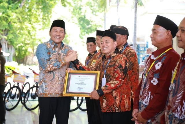 Pemkab Sidoarjo Beri Penghargaan 1.932 Pendonor Darah di HUT ke-80 PMI